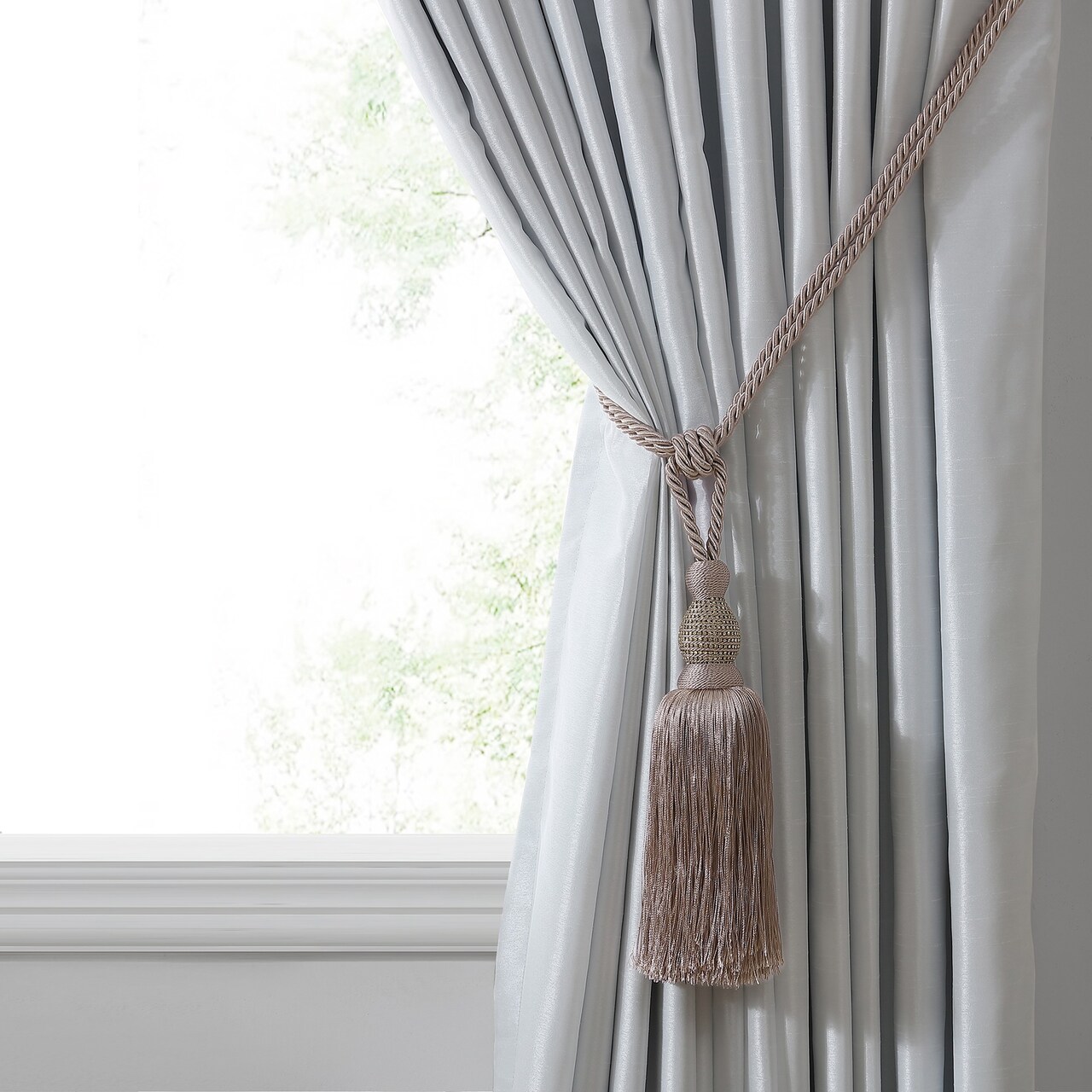 Threadmade Home Julia Rhinestone Tassel Curtain Tieback, Mauve - One Size